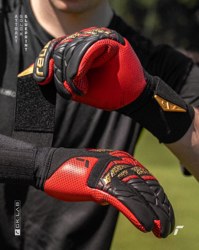 Gloves shown in the picture: 5570974